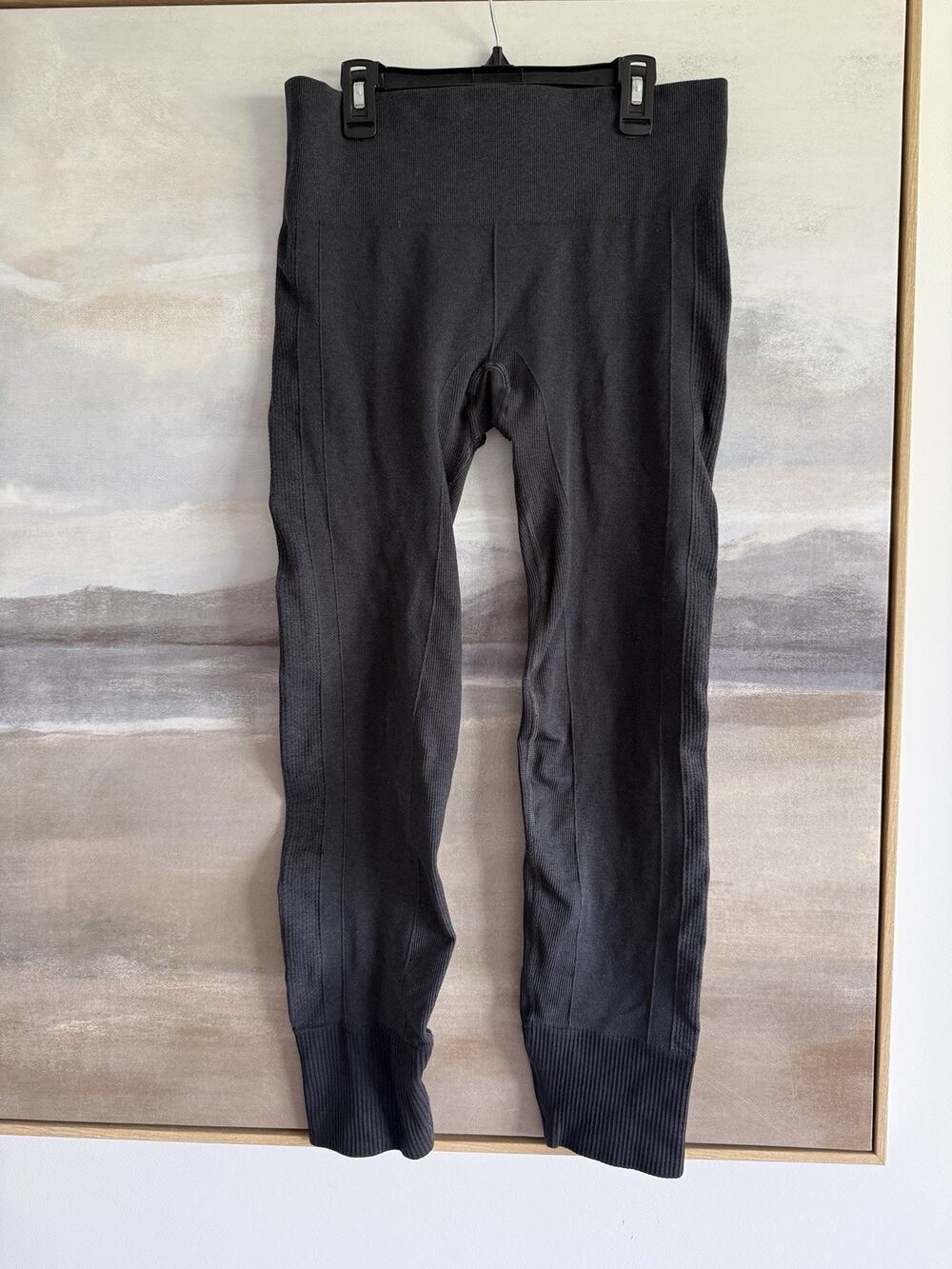 Lululemon Women’s High Rise Cropped Leggings, Size 8 Ribbed Yoga Pant 25” Inseam